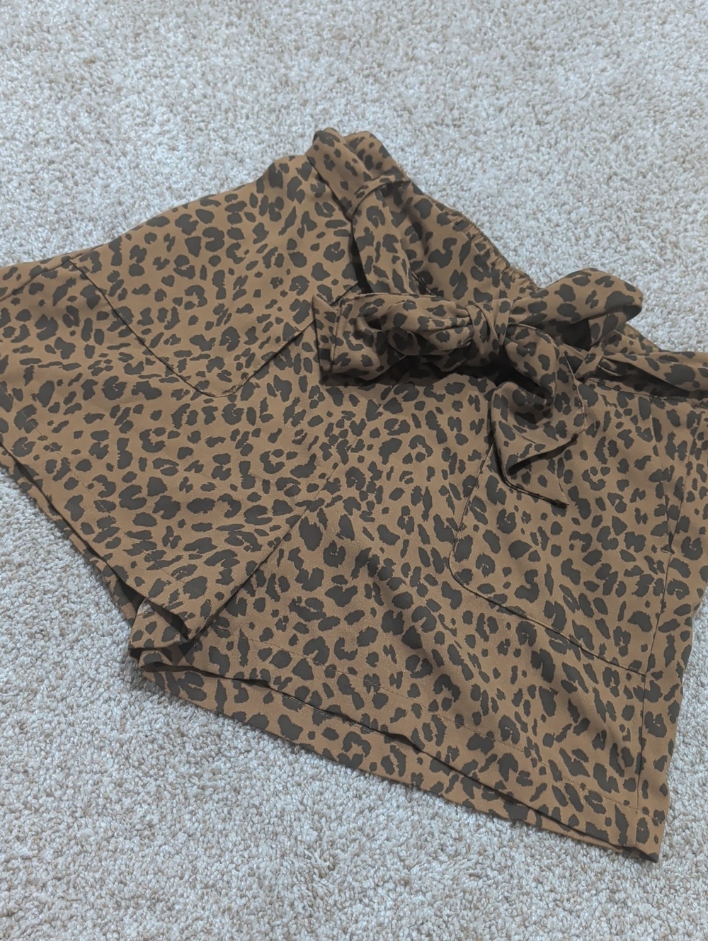High-Waist Tie Leopard Print Shorts Size small- Brown